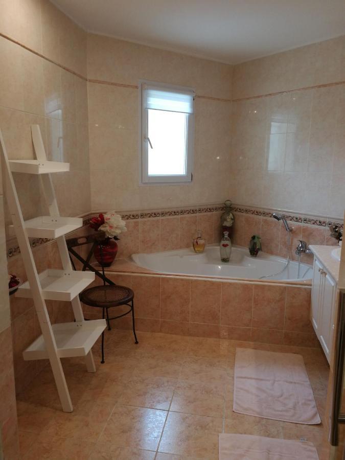 Au Doux Repos Panzió Lucbardez-et-Bargues Kültér fotó