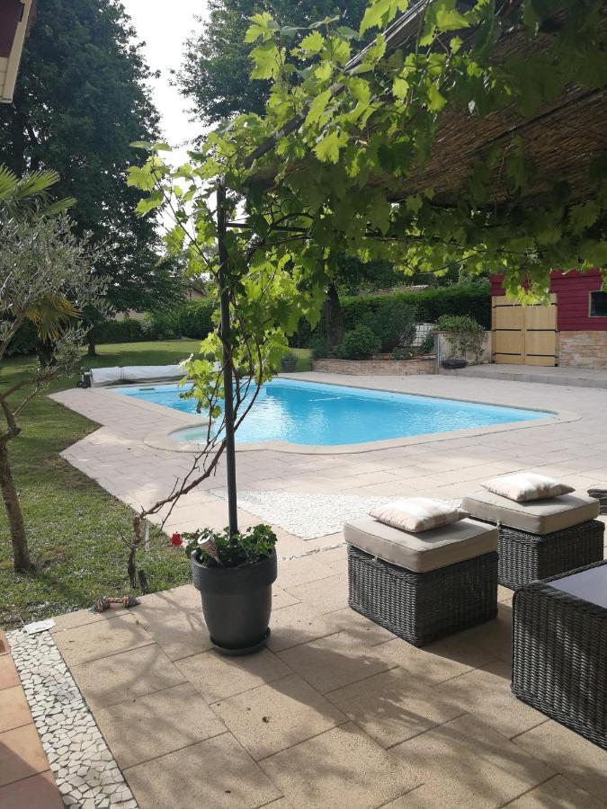 Au Doux Repos Panzió Lucbardez-et-Bargues Kültér fotó